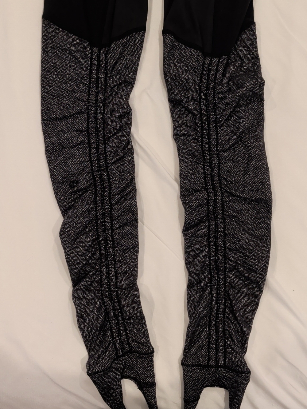 3/$100 Lululemon Stirrup Leggings Size 4 - Picture 3 of 7